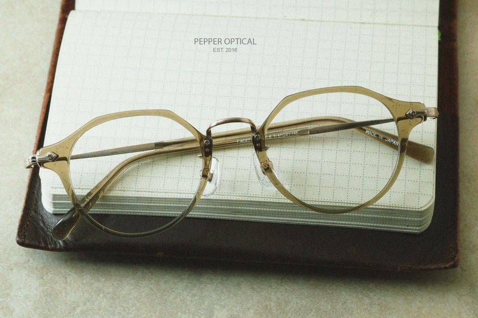 United Vintage UV-8015 透綠皇冠